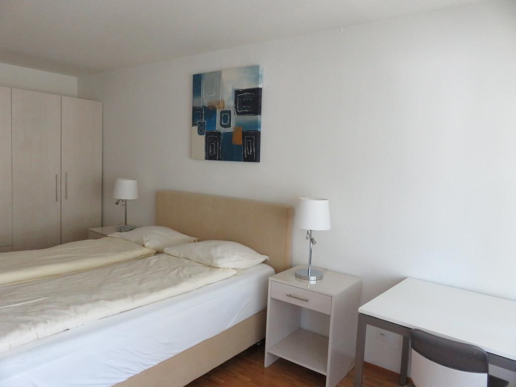 Swiss Star District 11 - Self Check-In Apartamento Zurique Exterior foto
